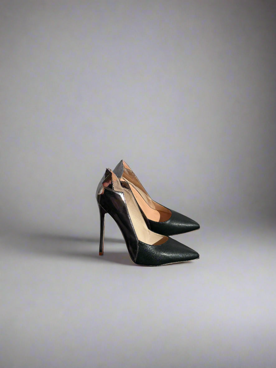 Pumps with Silver Accent